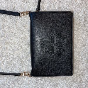 TORY BURCH CROSS BODY BAG- amazing condition/deal